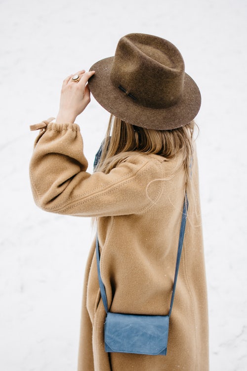 「instagramの秋の写真のアイデア-帽子の少女」