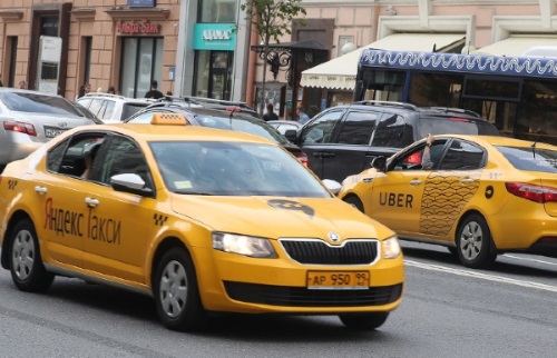 「YandexタクシーとUberタクシー」